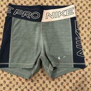 Nike Pros XS